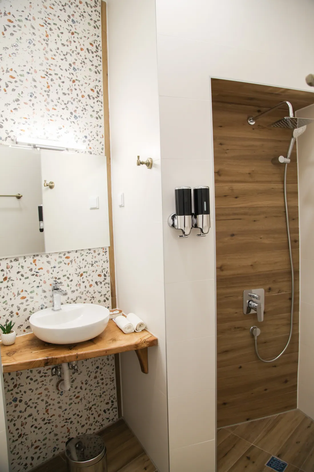 Студио № 10 — Corner House Lovech