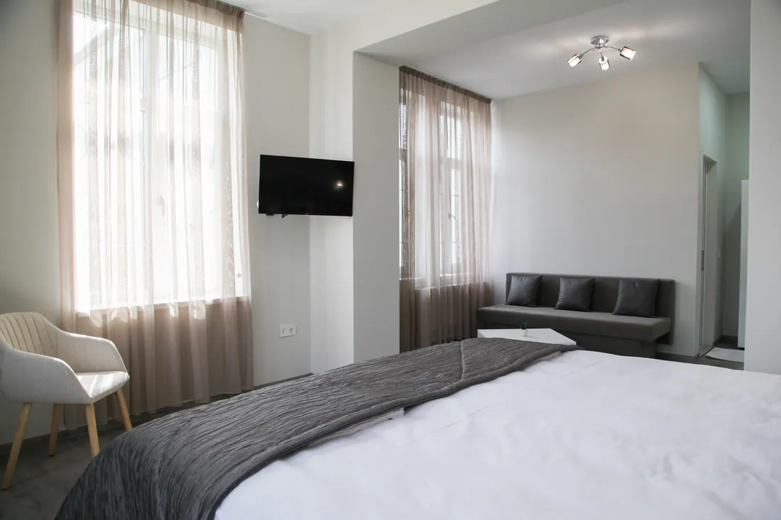 Студио № 6 — Corner House Lovech
