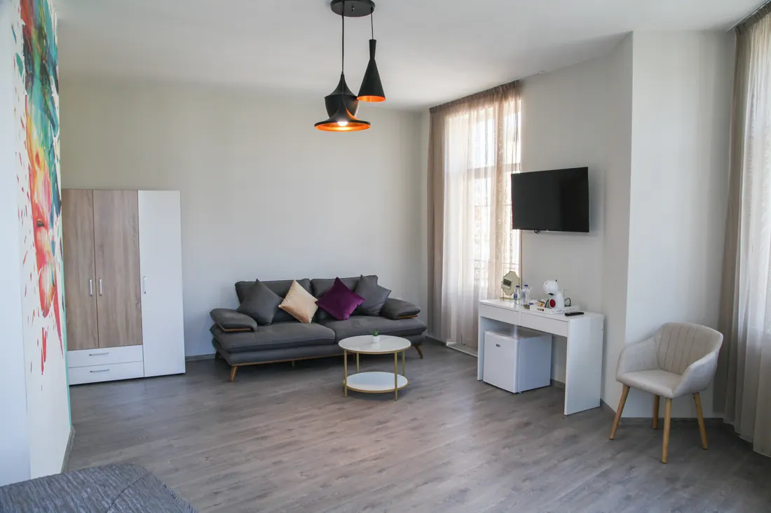 Студио № 8 — Corner House Lovech