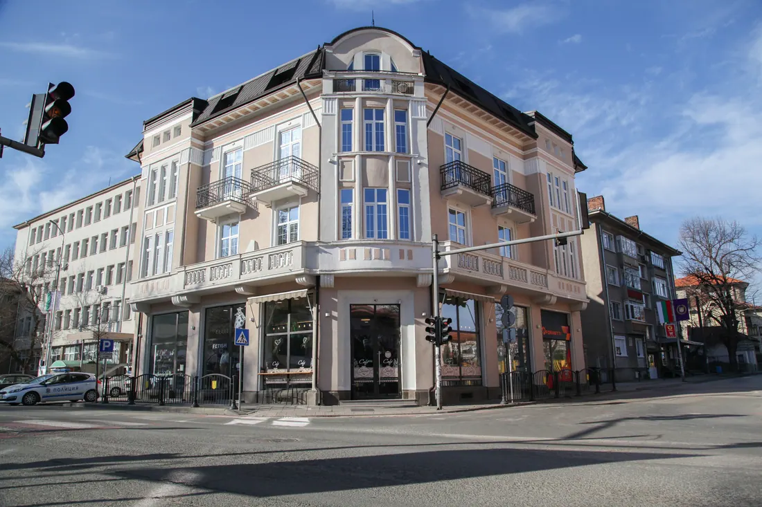 Corner House — сграда в стил Барок