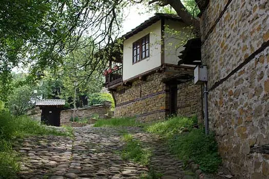 Архитектурно-исторически резерват „Вароша“